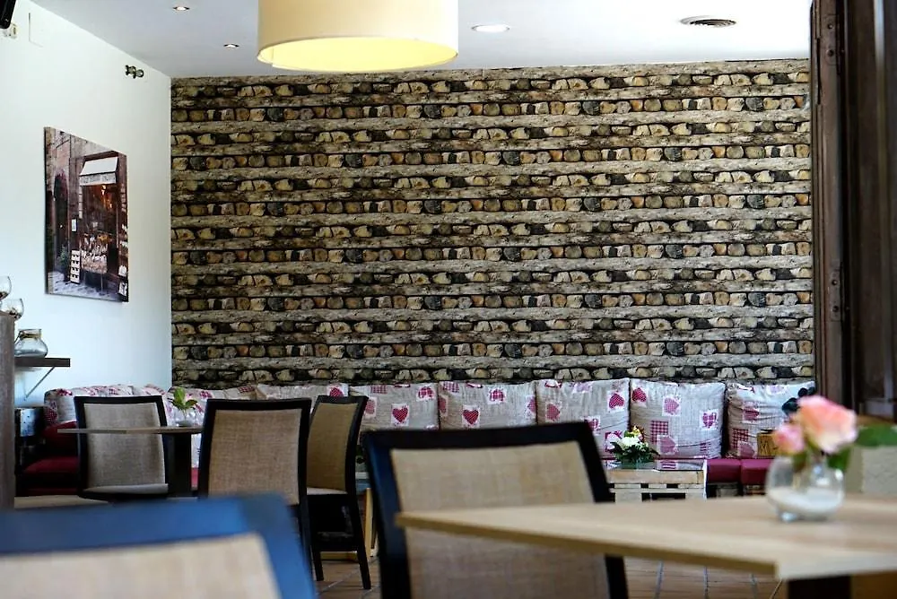 Macdonald Dona Lola Club Otel Sitio de Calahonda 3*,  İspanya